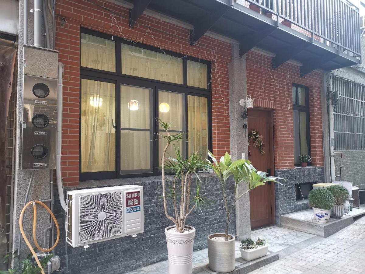 摩登旅宿 Tainan Extérieur photo